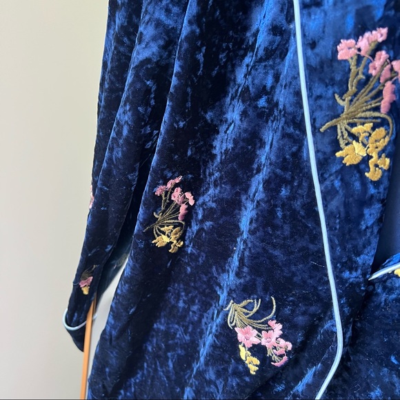 NWT🔖Endless Rose Blue Embroidered Velvet Pajama Jacket Floral Retro Vintage - Picture 11 of 13